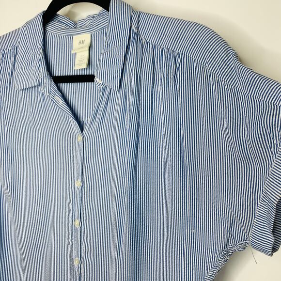 H&M Blue Vertical Pin Stripe Blouse Flowy Oversized Sz 4 - Picture 7 of 10
